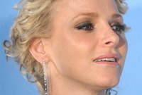 Royal-beauty-princess-charlene-of-monaco-side